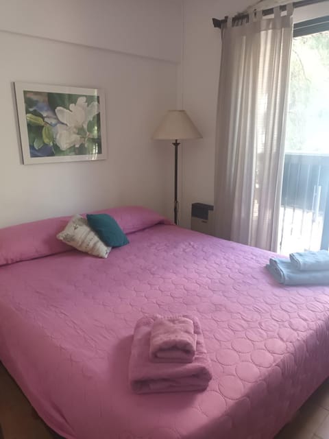 Photo of the whole room, Bedroom, towels