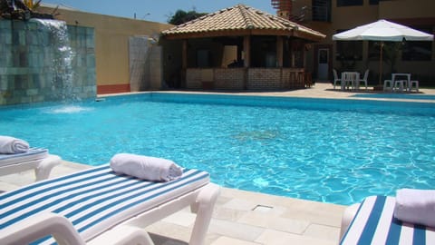 Day, Swimming pool