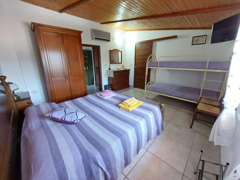 Bed, People, Bathroom, TV and multimedia, View (from property/room), Balcony/Terrace, Photo of the whole room, Bedroom, Guests, Garden view, young children, older children, bunk bed, Family, furniture, heating, internet, locker, microwave, storage, towels, wardrobe, wedding, washing machine, air conditioner