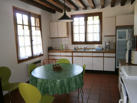 Maison de charme en pleine nature avec étang de pêche, proche d'Authon-du-Perche, animaux admis. - FR-1-581-1 House in Normandy
