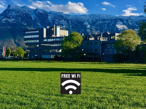 Facade/entrance, City view