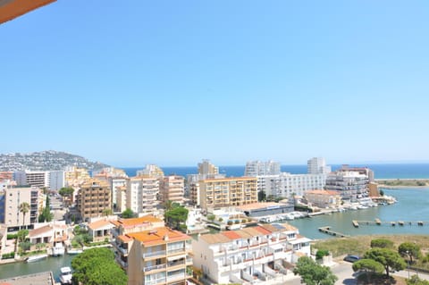 City view, Sea view, Street view
