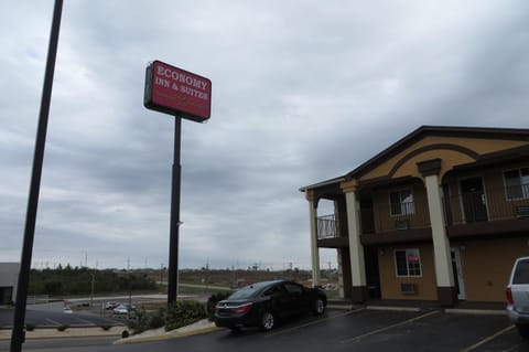 Economy Inn & Suites Joplin Motel in Joplin