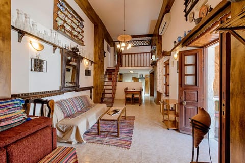 Lounge or bar, Seating area