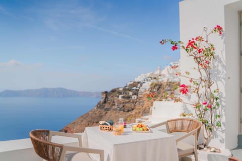 Day, View (from property/room), Dining area, Food, City view, City view, Sea view, Breakfast