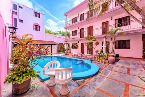 Swimming pool