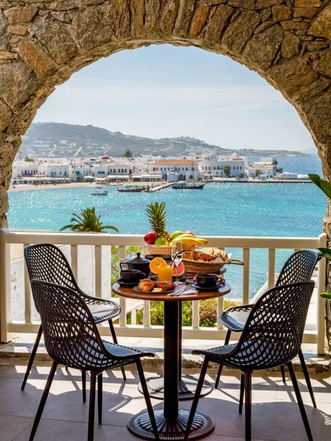 Patio, View (from property/room), Living room, Dining area, Sea view