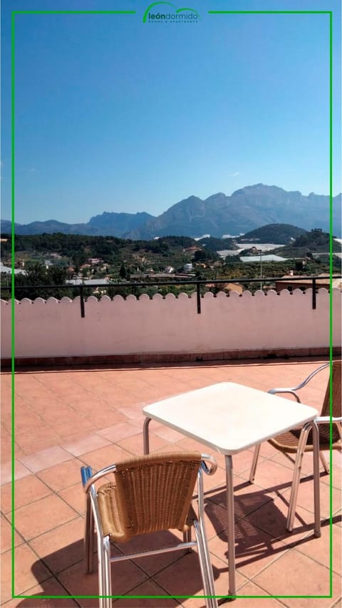 LEON DORMIDO Rooms & Apartments Hostel in Marina Baixa