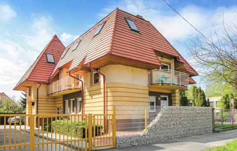 Property building, Day