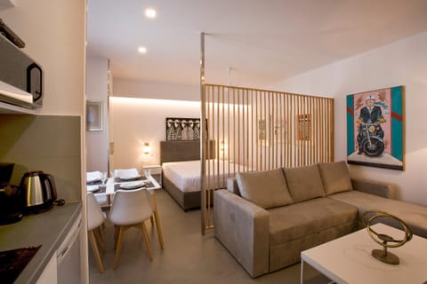 Kitchen or kitchenette, Living room, Lounge or bar, Seating area, Dining area