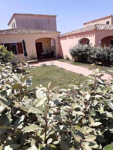 casa mirice in residence con piscina ,wifi,climatizzatore vicino al mare Apartment hotel in Sardinia