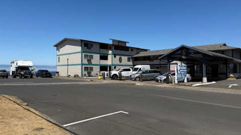 Property building, Day, Location