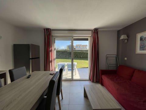 Maison duplex avec clim, 2 piscines, terrasse, parking, animaux admis - 8 pers. - FR-1-382-165 House in Vallon-Pont-d'Arc