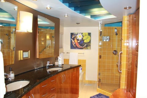 Crash Pad Bed and Breakfast House in Port Angeles