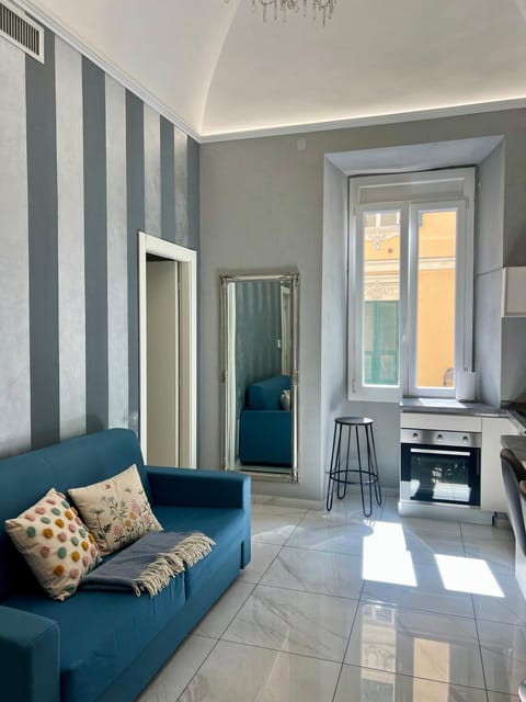 Kitchen or kitchenette, Living room, Seating area