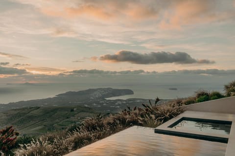 Hot Tub, Sea view, Swimming pool