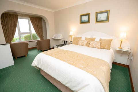 Shower, Toilet, Coffee/tea facilities, Garden view, Lake view, Mountain view