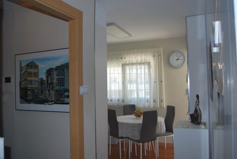 Kitchen or kitchenette, Lobby or reception