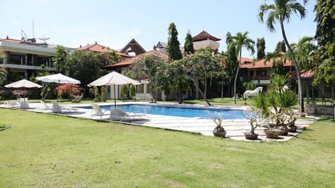 Property building, Swimming pool