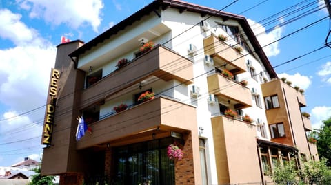 Facade/entrance, Facade/entrance