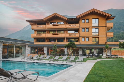 Property building, Swimming pool