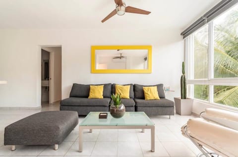 Living room, Seating area, fireplace