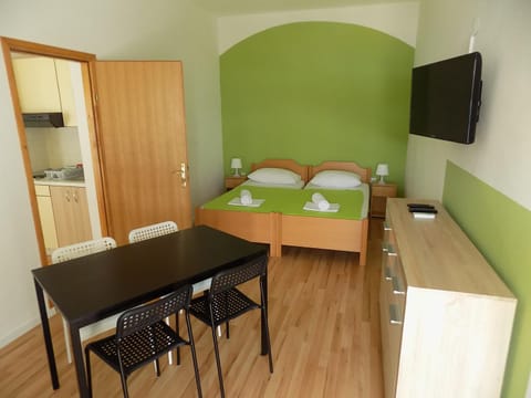 Apartments Galeb Pag - Beach Bed and Breakfast in Zadar County