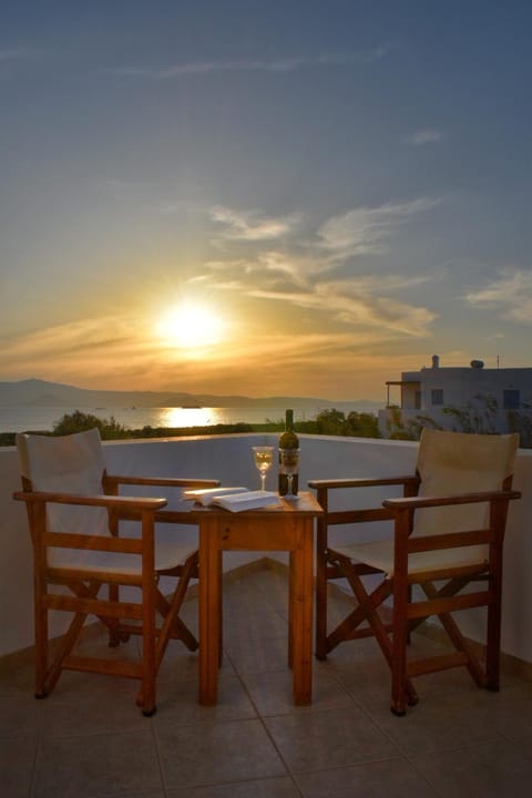 Patio, Day, Natural landscape, View (from property/room), Balcony/Terrace, Balcony/Terrace, Seating area, Sea view, Sunset