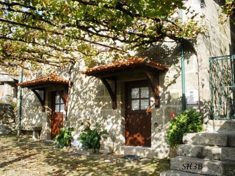 Facade/entrance, Off site, Other, Pets