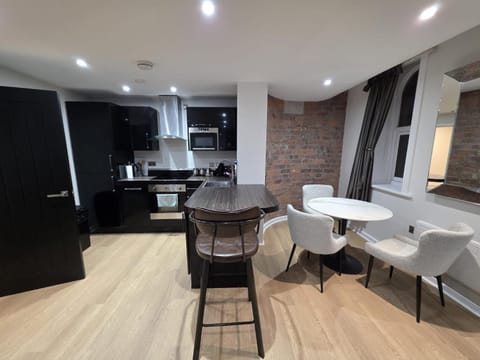 Contractor Bookers Liverpool City Centre Apartment in Liverpool