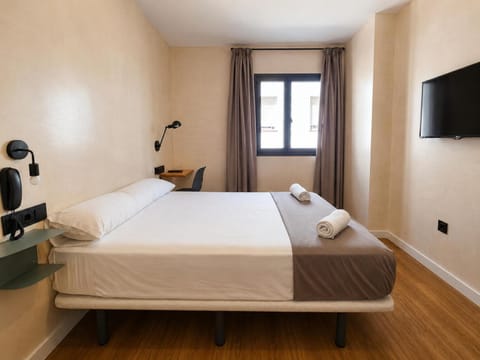 Bed, TV and multimedia