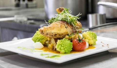 Restaurant/places to eat, Food and drinks