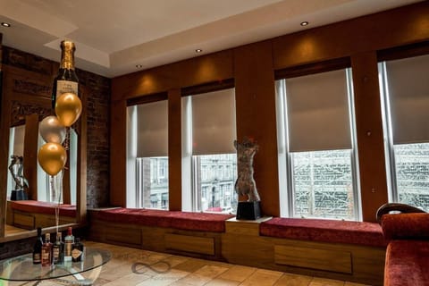 The Famous Floor Sleeps 26 and Group Acc Sleeps30 Apartment in Liverpool