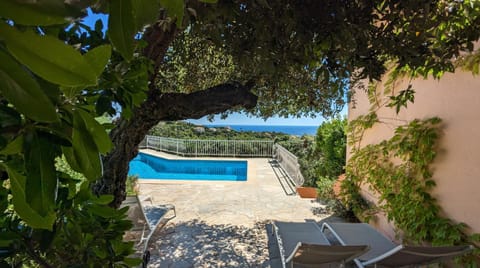 Patio, Day, Natural landscape, Garden, Garden view, Pool view, Sea view, Sea view, Swimming pool, sunbed