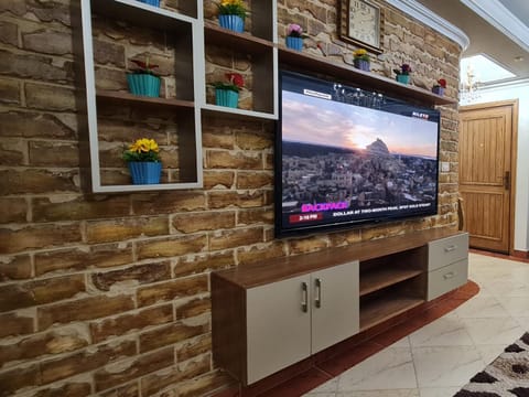 Communal lounge/ TV room, TV and multimedia, Evening entertainment
