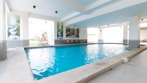 Swimming pool, Swimming pool