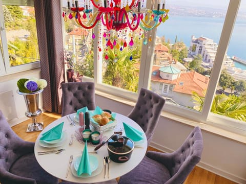BBQ facilities, Dining area, City view, Sea view, Street view