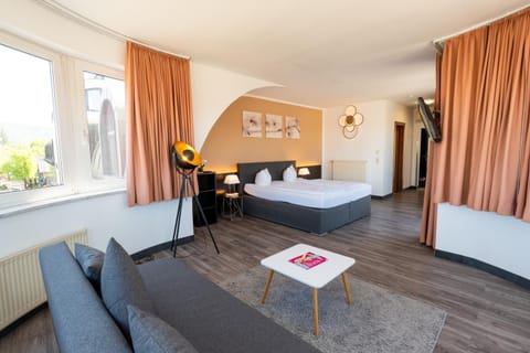 Bed, Balcony/Terrace, Photo of the whole room, Seating area, Bedroom