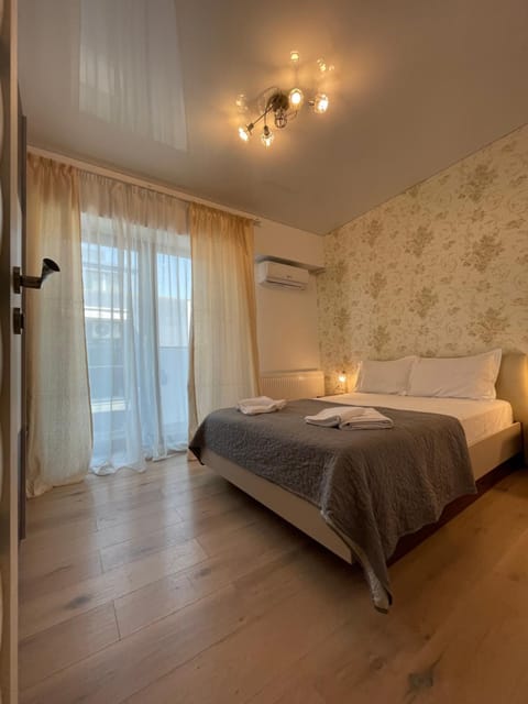 Bed, Bedroom, Lake view, Sea view, air conditioner