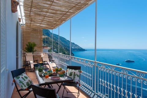 View (from property/room), Balcony/Terrace, Balcony/Terrace, City view, Garden view, Landmark view, Landmark view, Sea view, Sea view, Street view, Street view