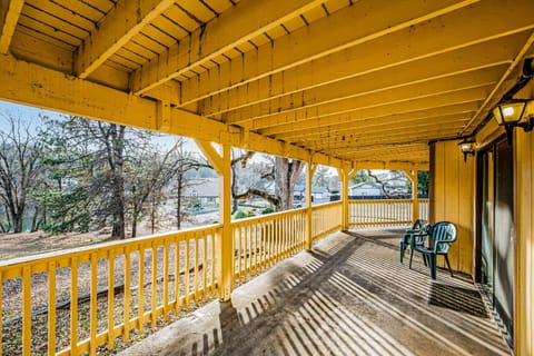 Luring Lakefront Landing House in Groveland