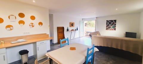 Appt Bruscaghju 6 pers 10 min rivière à pieds xx 15 min plage en voiture Villa in Zonza