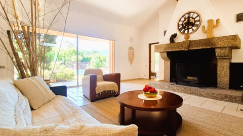 Villa Lucendiluna 10 personnes piscine 5 min plage en voiture Villa in Zonza