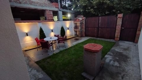 Patio, BBQ facilities