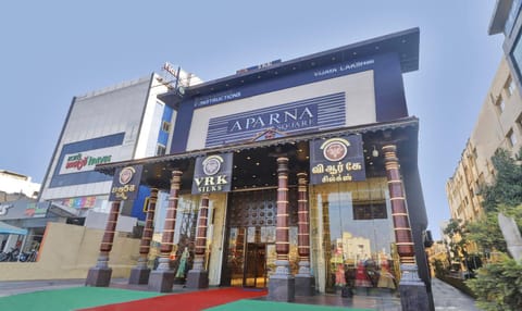 Facade/entrance