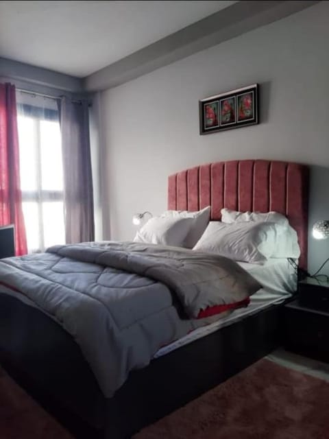 Bed, Photo of the whole room, Decorative detail, Bedroom, On site, Garden view, Pool view, Sea view