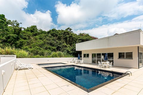 Day, Swimming pool, Swimming pool, sunbed