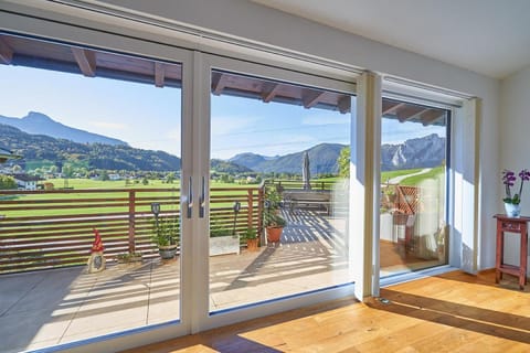 View (from property/room), View (from property/room), Living room, Photo of the whole room, Mountain view