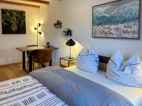 swissme - modernes Studio am Sportplatz mit Balkon & Parkplatz Apartment in Saint Moritz