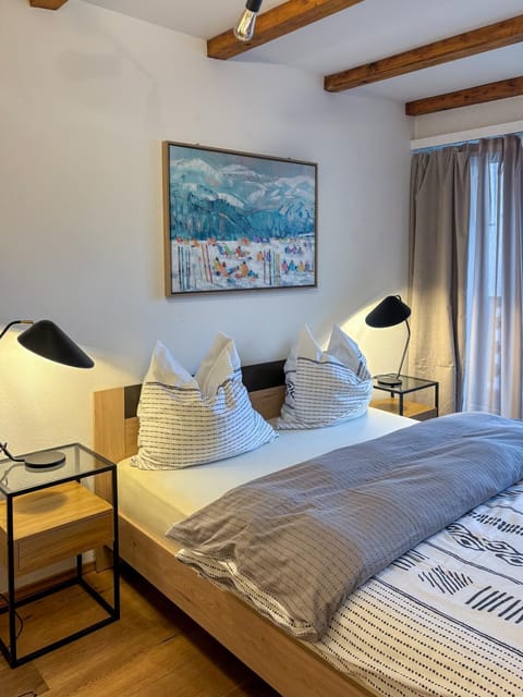 swissme - modernes Studio am Sportplatz mit Balkon & Parkplatz Apartment in Saint Moritz